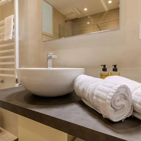 Glicine Apartment